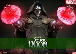 Fantastic Four - Doctor Doom 1/6th Scale Hot Toys Action Figure