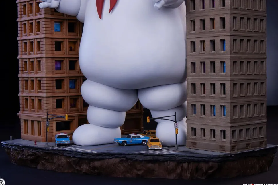 Ghostbusters (1984) - Stay Puft Marshmallow Man 29" Diorama Statue