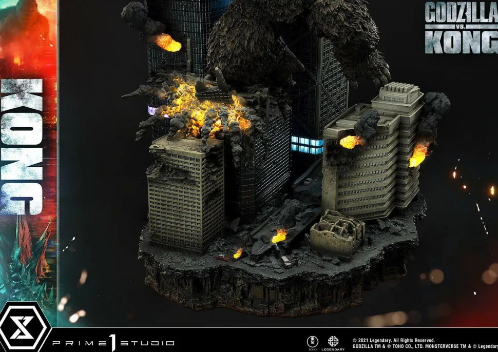 Godzilla vs Kong - King Kong Final Battle 31” Diorama Statue