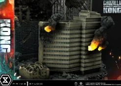 Godzilla vs Kong - King Kong Final Battle 31” Diorama Statue