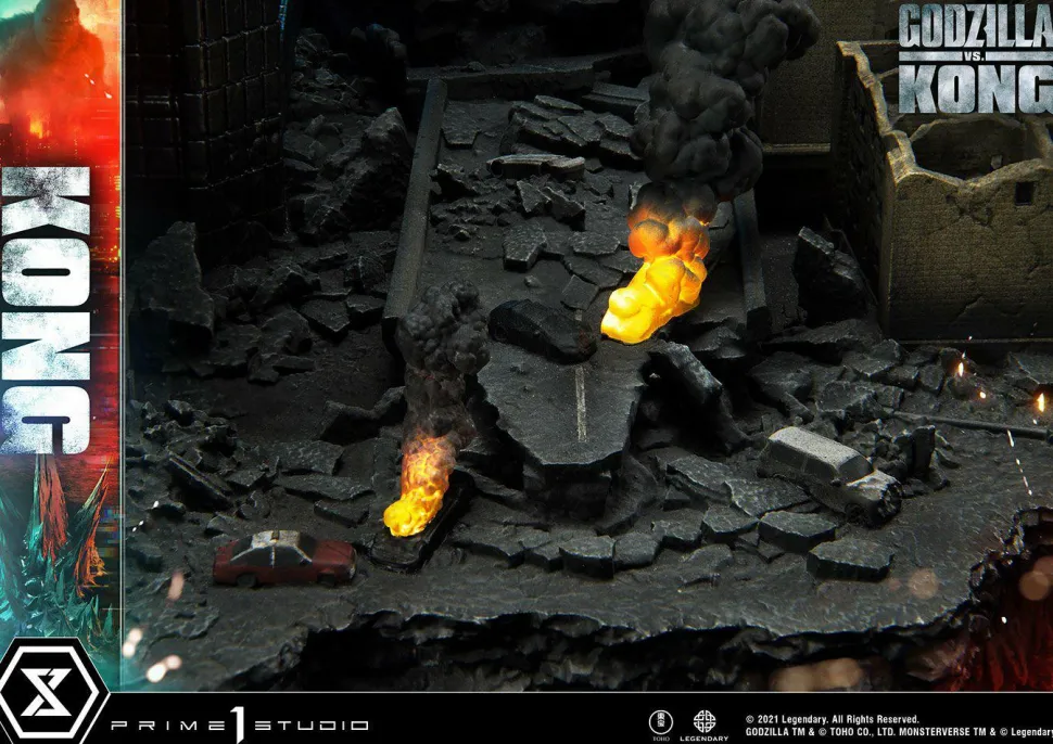 Godzilla vs Kong - King Kong Final Battle 31” Diorama Statue