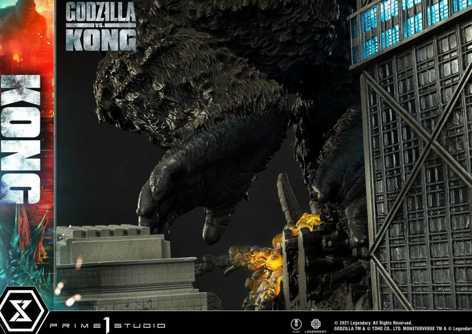Godzilla vs Kong - King Kong Final Battle 31” Diorama Statue