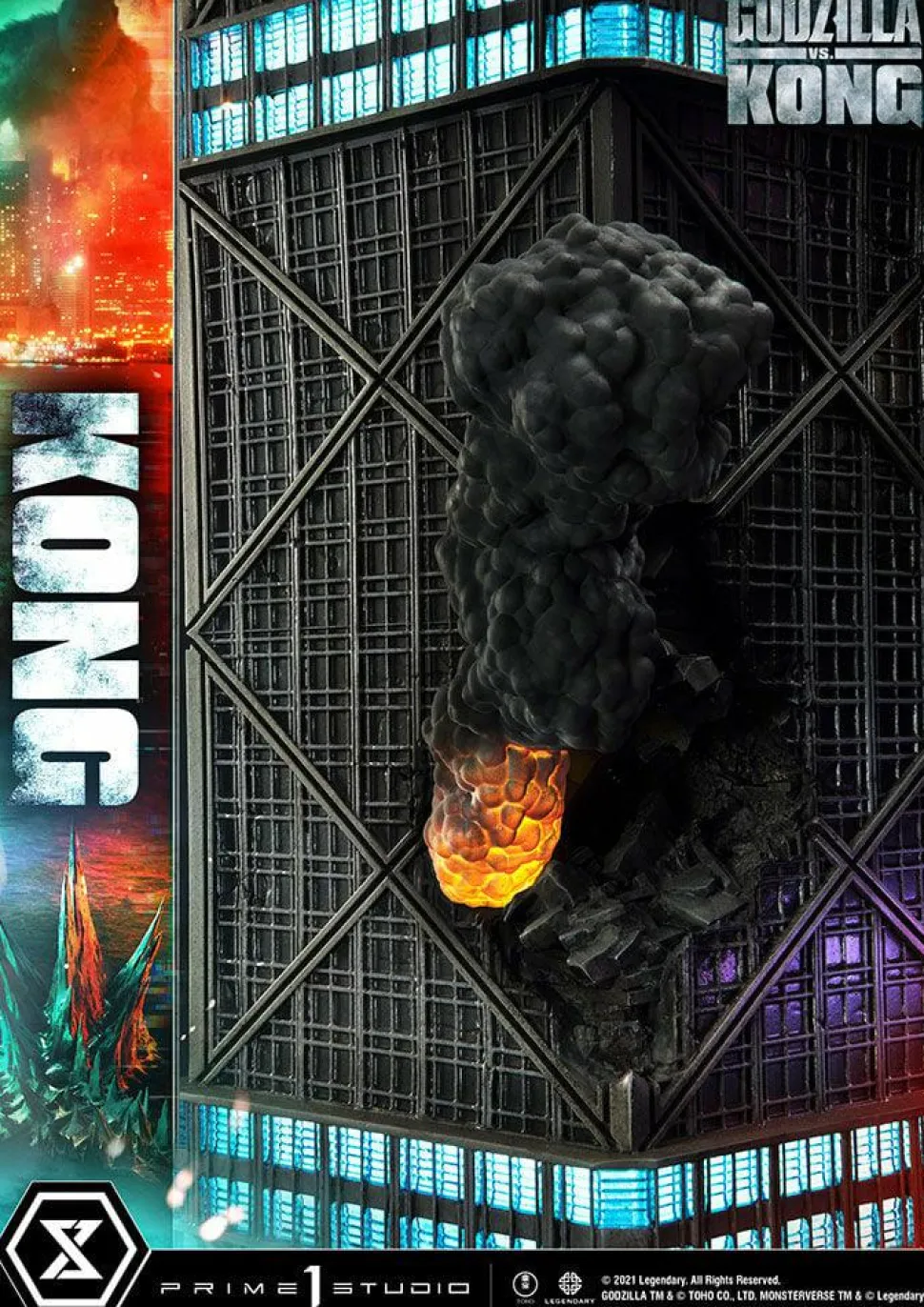 Godzilla vs Kong - King Kong Final Battle 31” Diorama Statue
