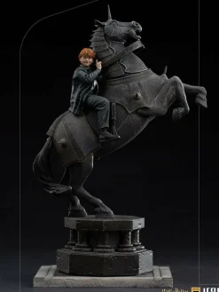 Harry Potter - Ron Weasley at the Wizard Chess Deluxe 1/10th Scale Statue