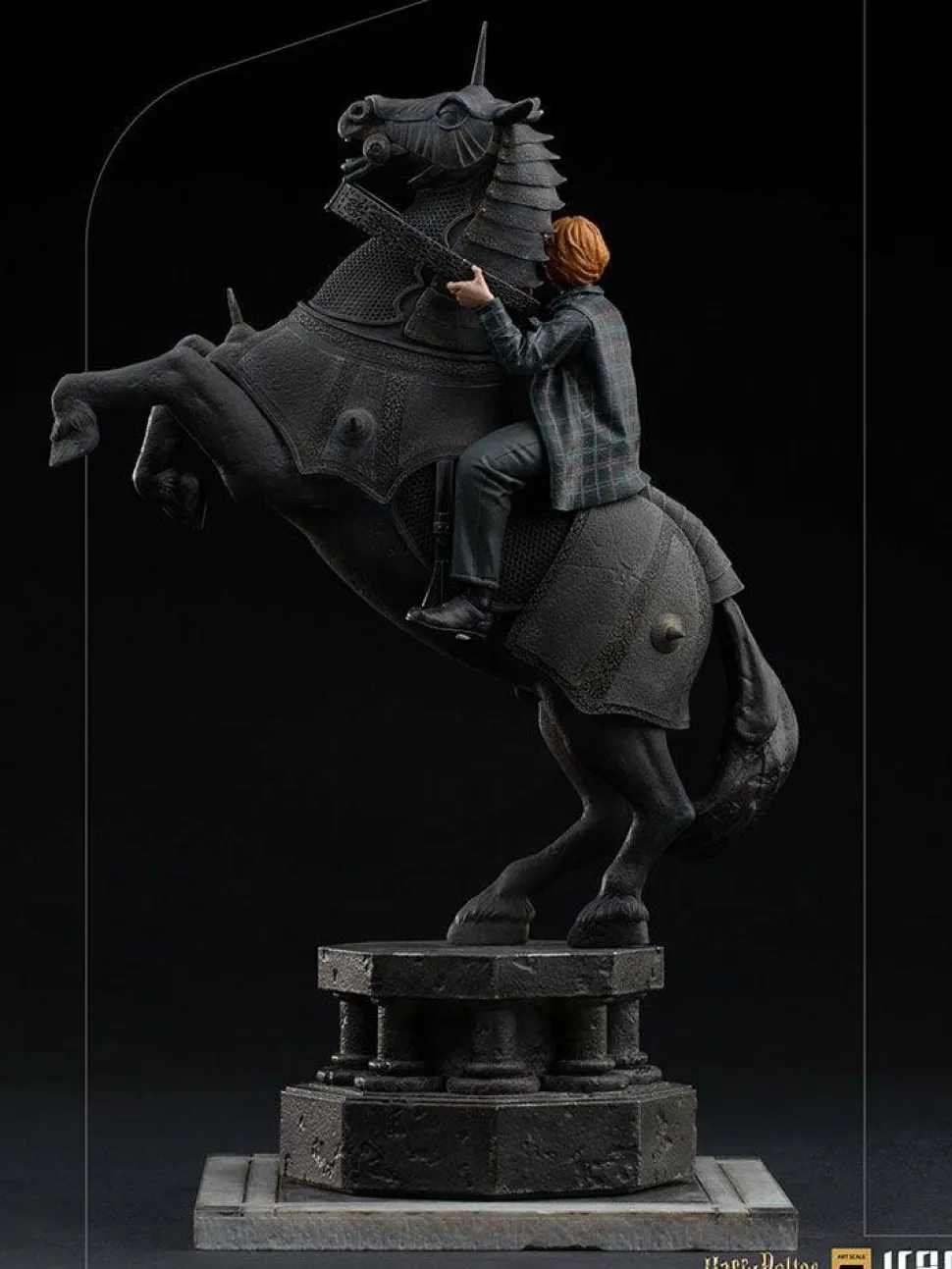 Harry Potter - Ron Weasley at the Wizard Chess Deluxe 1/10th Scale Statue