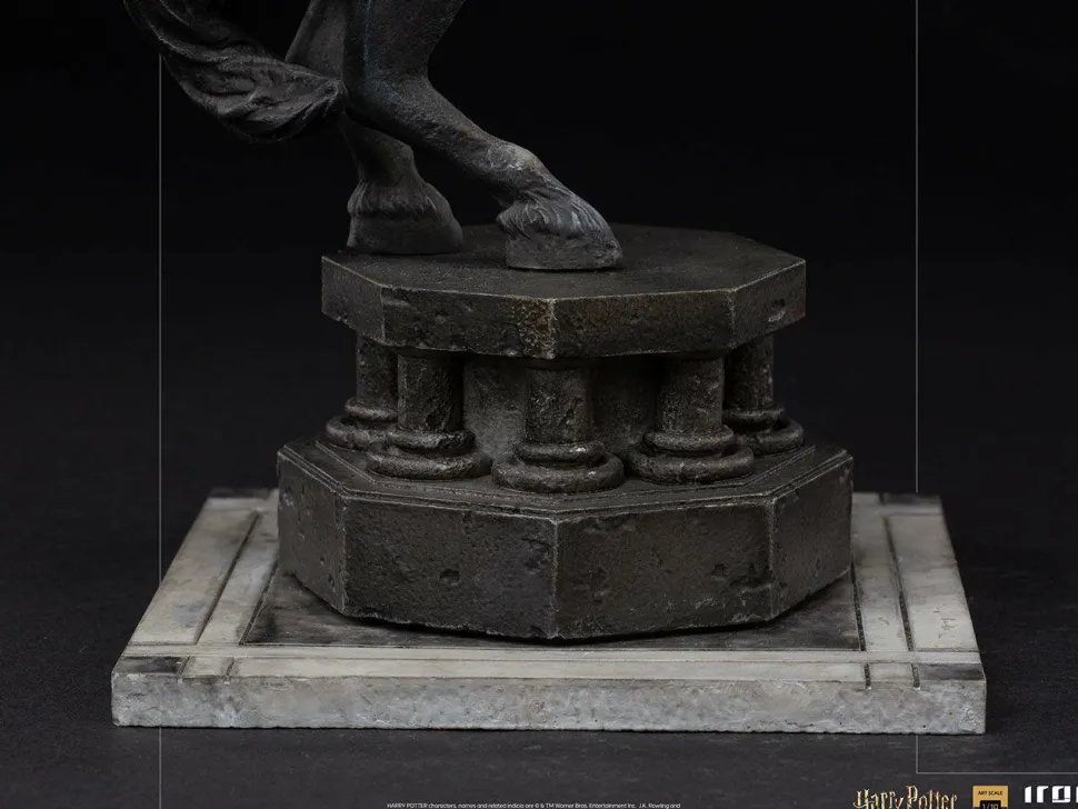Harry Potter - Ron Weasley at the Wizard Chess Deluxe 1/10th Scale Statue