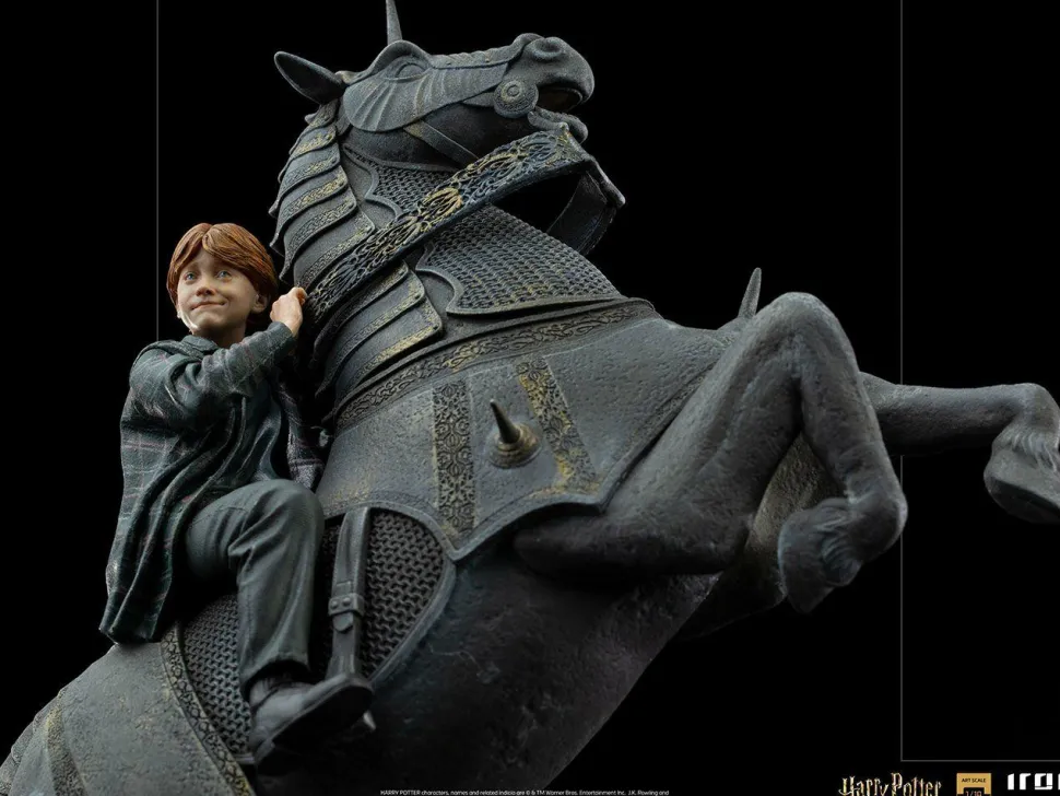 Harry Potter - Ron Weasley at the Wizard Chess Deluxe 1/10th Scale Statue