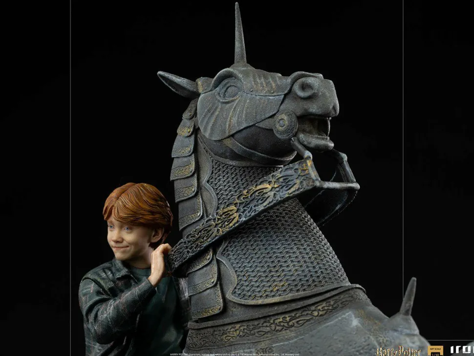 Harry Potter - Ron Weasley at the Wizard Chess Deluxe 1/10th Scale Statue
