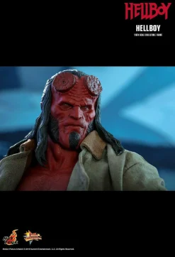 Hellboy (2019) - Hellboy 1/6th Scale Hot Toys Action Figure