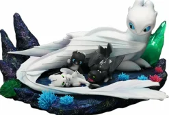 How to Train Your Dragon 3: The Hidden World - Light Fury & Night Lights 1/6th Scale Statue