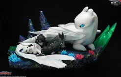 How to Train Your Dragon 3: The Hidden World - Light Fury & Night Lights 1/6th Scale Statue