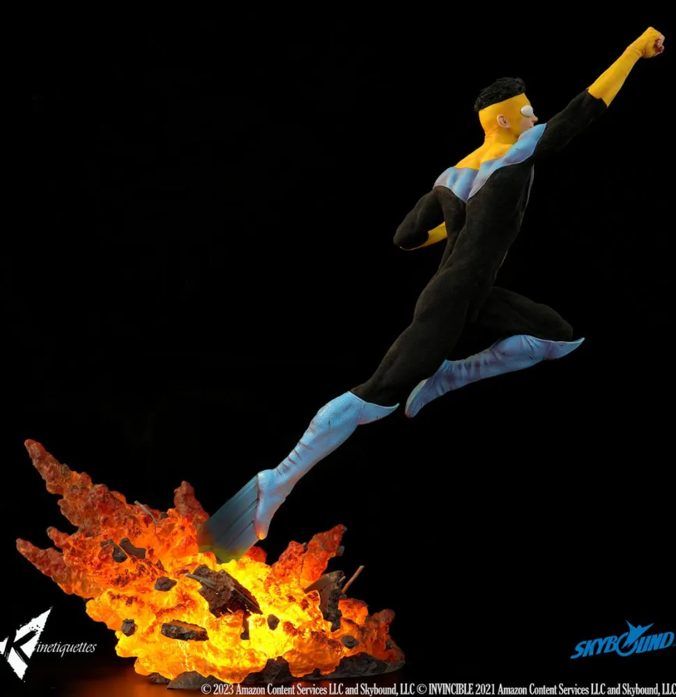 Invincible (2021) - Mark Grayson 1/4 Scale Diorama Statue