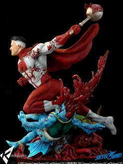 Invincible (2021) - Omni-Man: The Ambush 1/4 Scale Diorama Statue