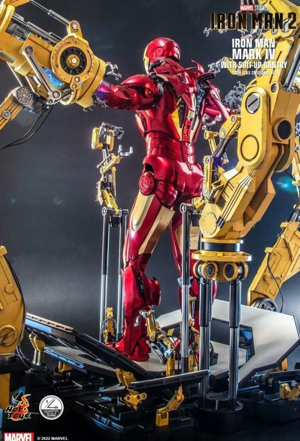 Iron Man 2 - Iron Man Mark IV with Suit-Up Gantry Deluxe 1/4 Scale Hot Toys Action Figure Set