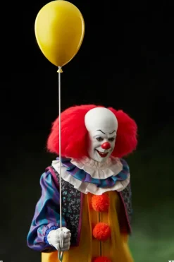 It (1990) - Pennywise 1/6th Scale Action Figure