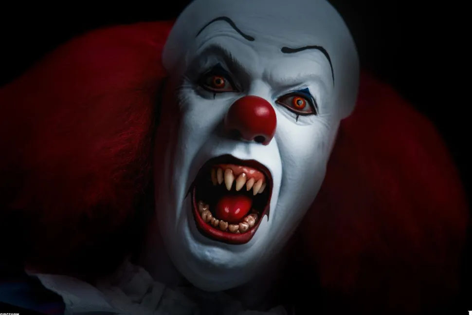 It (1990) - Pennywise 1/6th Scale Action Figure