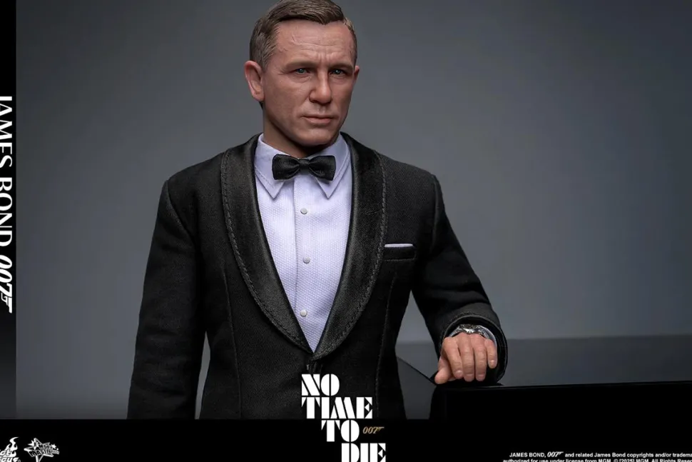James Bond: No Time to Die - James Bond 1/6th Scale Hot Toys Action Figure