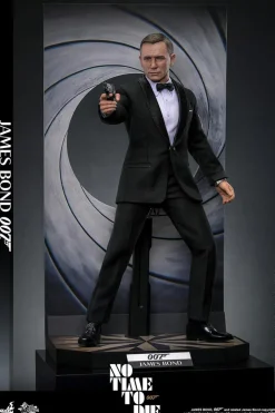James Bond: No Time to Die - James Bond 1/6th Scale Hot Toys Action Figure