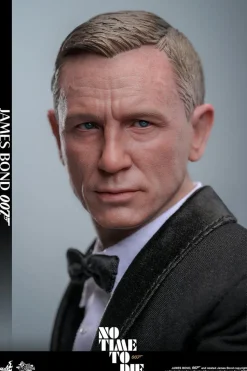 James Bond: No Time to Die - James Bond 1/6th Scale Hot Toys Action Figure