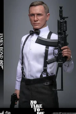 James Bond: No Time to Die - James Bond 1/6th Scale Hot Toys Action Figure