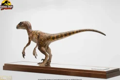 Jurassic Park - "Clever Girl" Velociraptor 1/4 Scale Maquette Statue with Acrylic Case