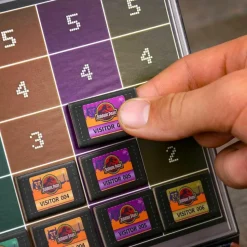 Jurassic Park: Bid to Win - Trivia Card Game