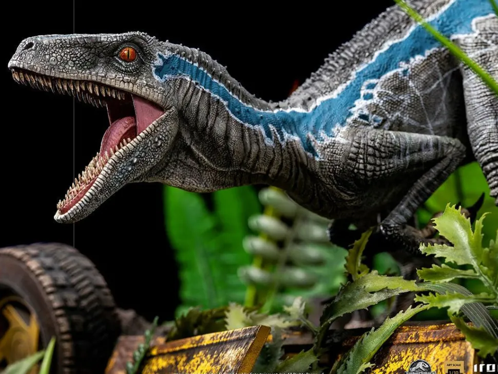 Jurassic World: Fallen Kingdom - Blue Deluxe 1/10th Scale Statue