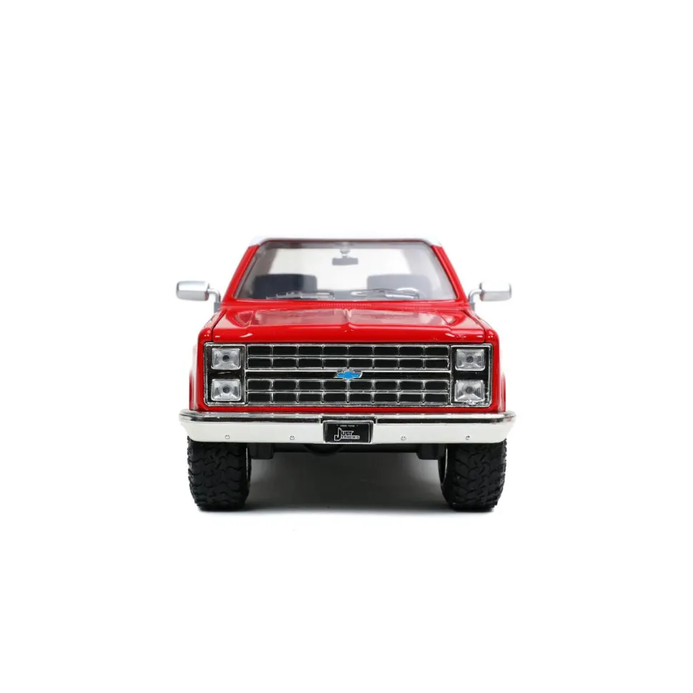 Just Trucks - Red & White 1980 Chevy Blazer with Tyre Rack 1/24th Scale Die-Cast Vehicle Replica