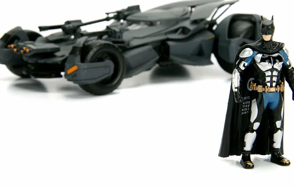 Justice League (2017) - Batman with Batmobile Hollywood Rides 1/24th Scale Die-Cast Vehicle Replica