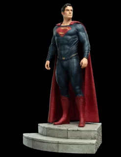 Justice League - Superman 1/6th Scale Statue