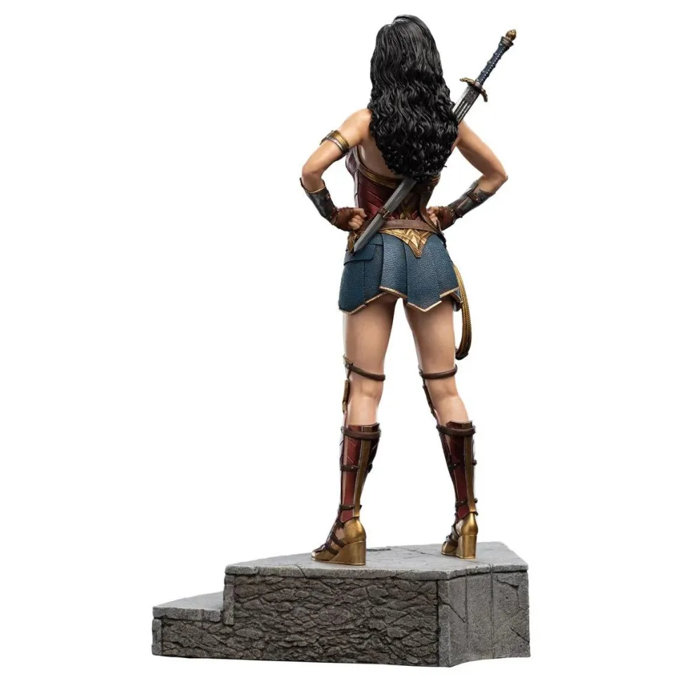 Justice League - Wonder Woman 1/6th Scale Statue
