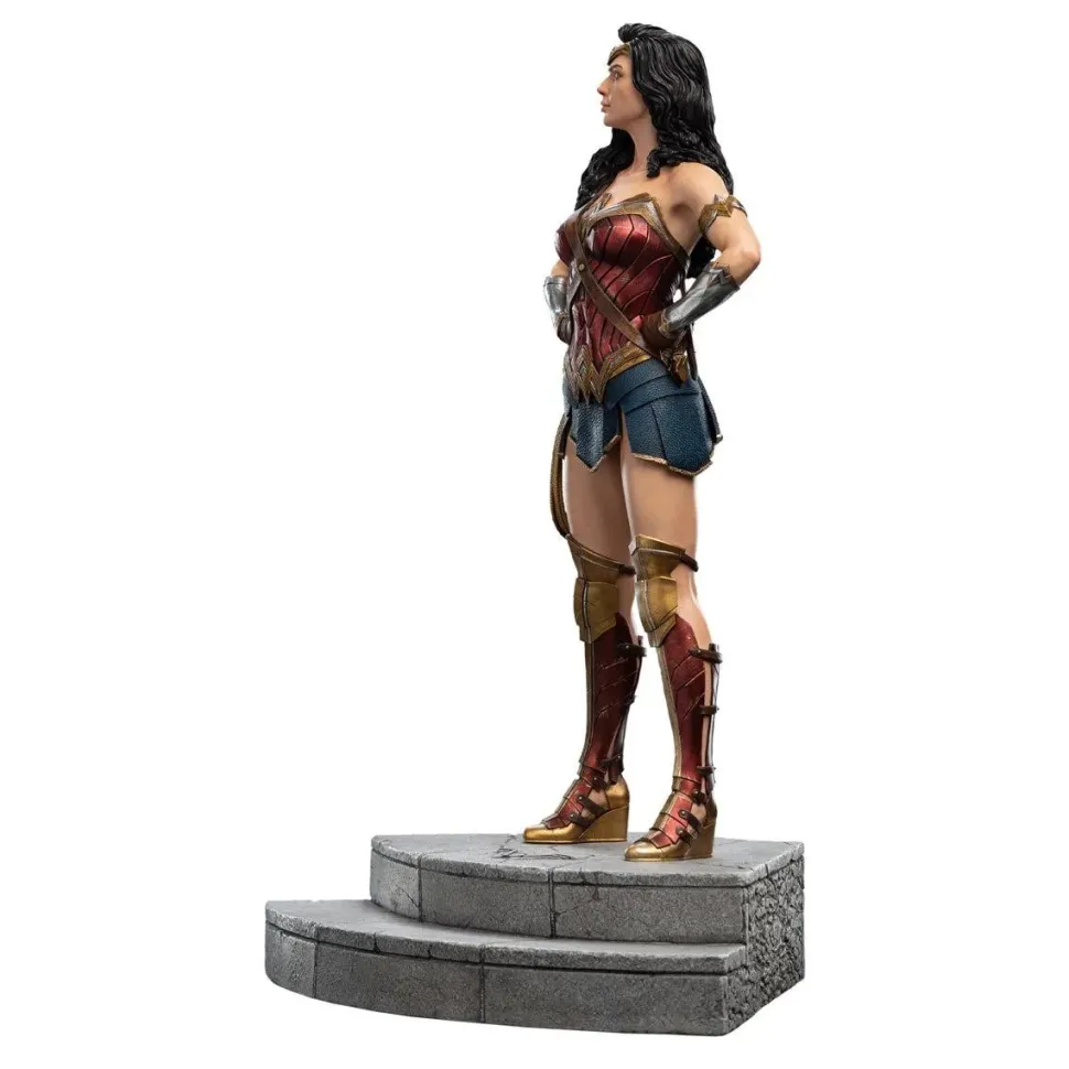 Justice League - Wonder Woman 1/6th Scale Statue
