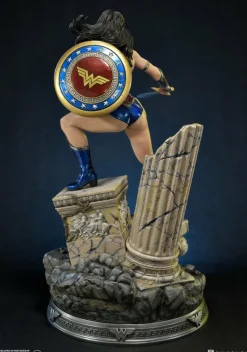 Justice League: The New 52 - Wonder Woman 24” Statue
