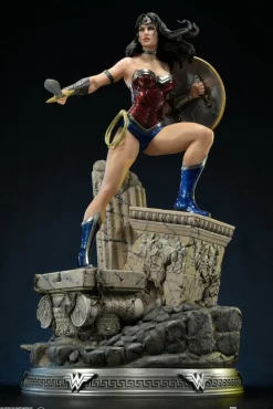Justice League: The New 52 - Wonder Woman 24” Statue