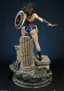 Justice League: The New 52 - Wonder Woman 24” Statue