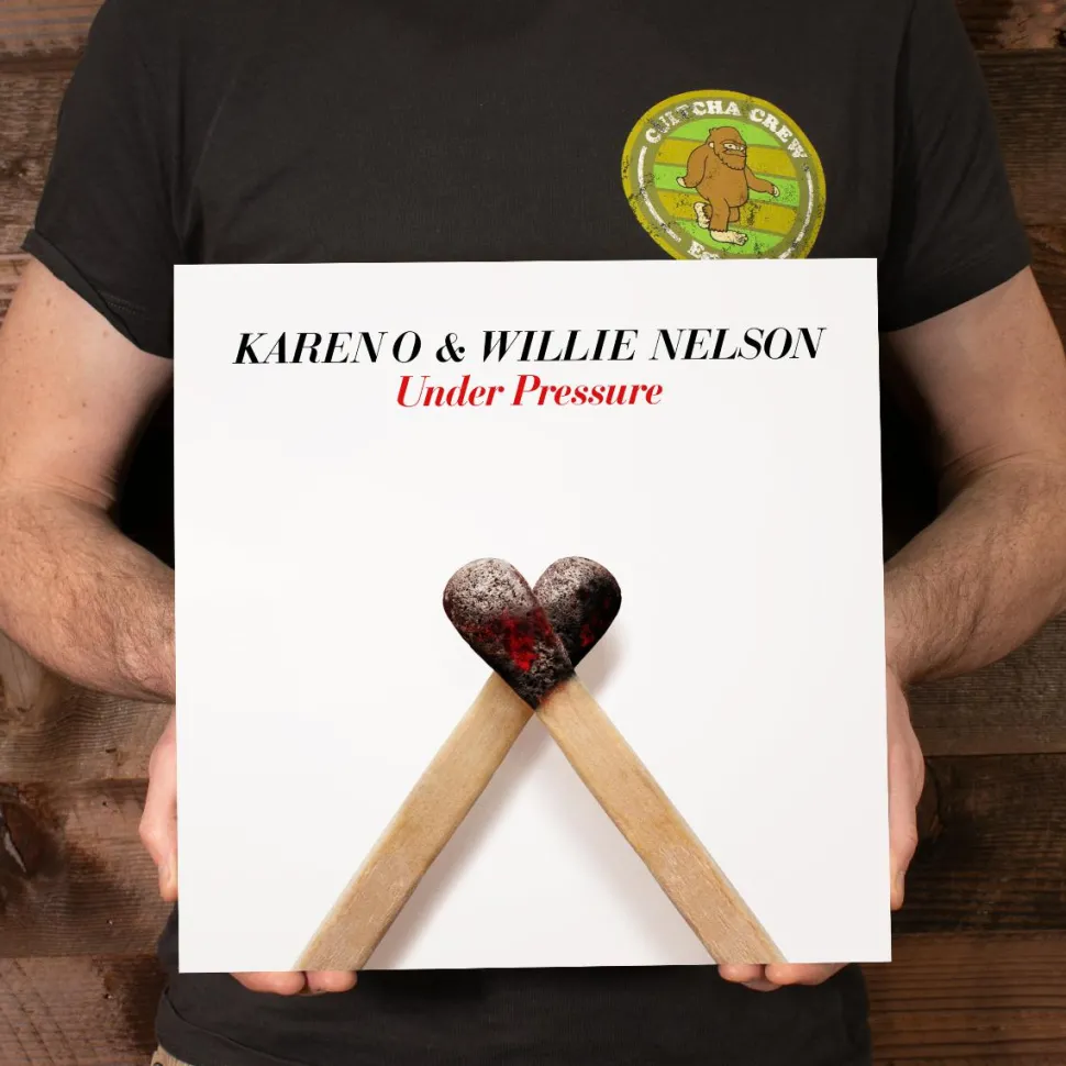 Karen O & Willie Nelson - Under Pressure 7” Single Vinyl Record (2021 Record Store Day Exclusive)
