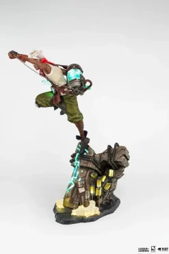 League of Legends - Ekko 1/4th Scale Statue