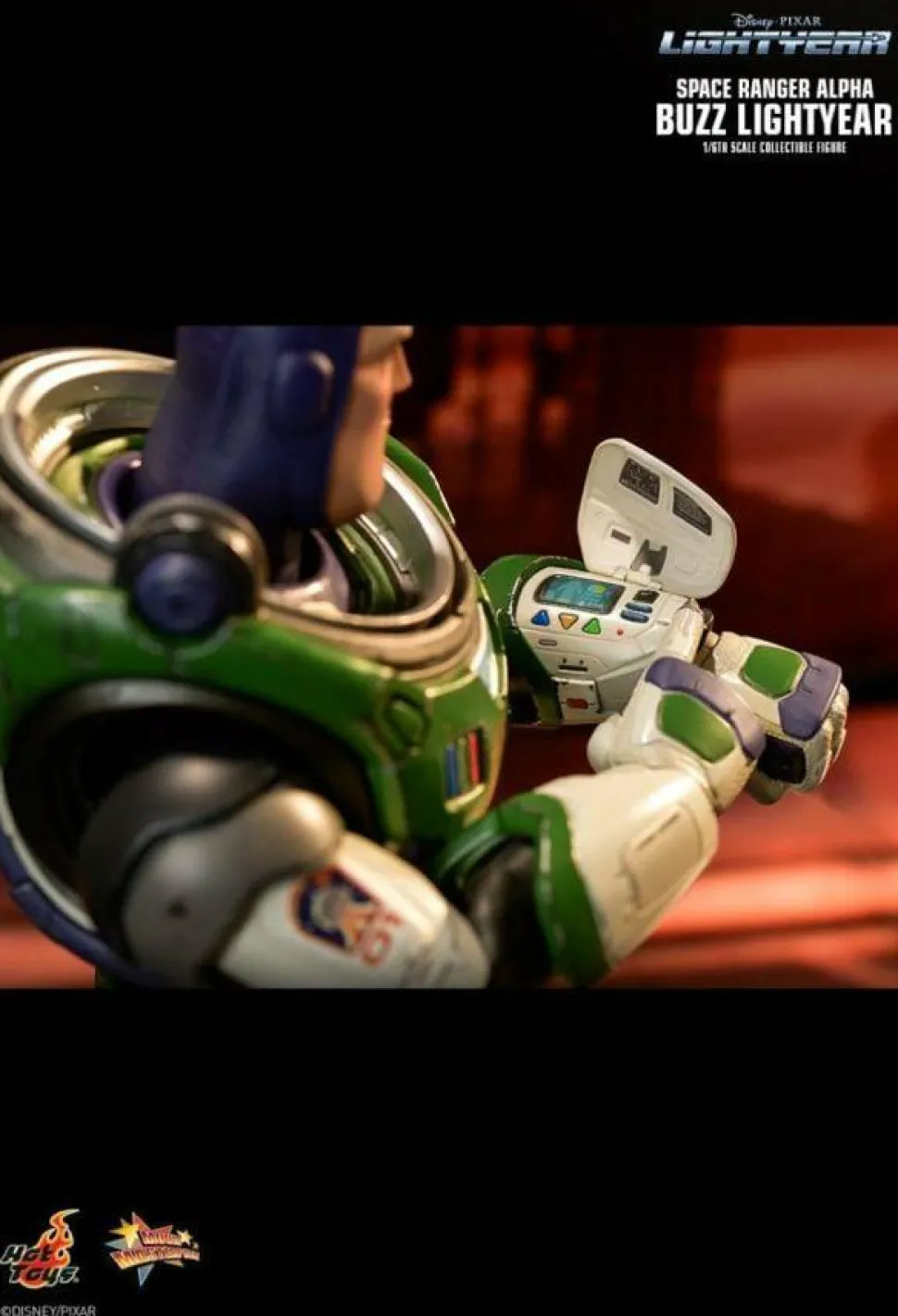 Lightyear (2022) - Alpha Buzz Lightyear 1/6th Scale Hot Toys Action Figure