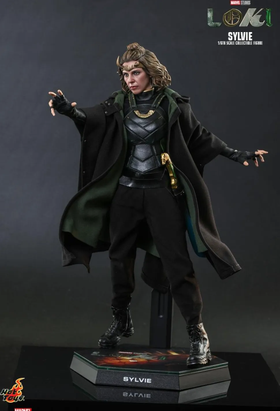 Loki (2021) - Loki & Sylvie Hot Toys 1/6th Scale Action Figure Bundle (Set of 2)
