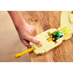 Mario Kart - Thwomp Ruins Track Set Hot Wheels 1/64th Scale Die-Cast Vehicle Playset
