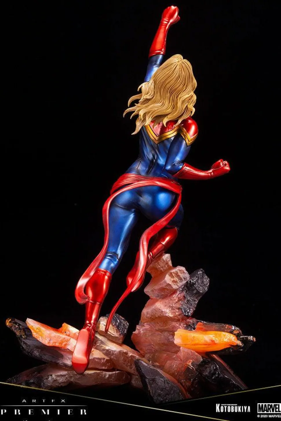 Marvel - Captain Marvel 1/10th Scale ArtFX Premier Statue