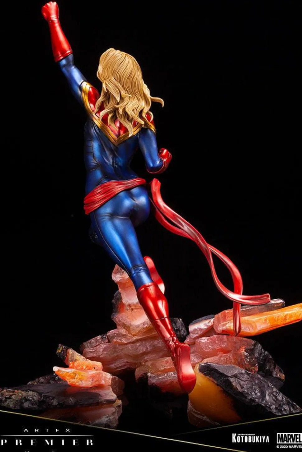 Marvel - Captain Marvel 1/10th Scale ArtFX Premier Statue