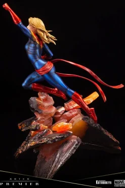 Marvel - Captain Marvel 1/10th Scale ArtFX Premier Statue
