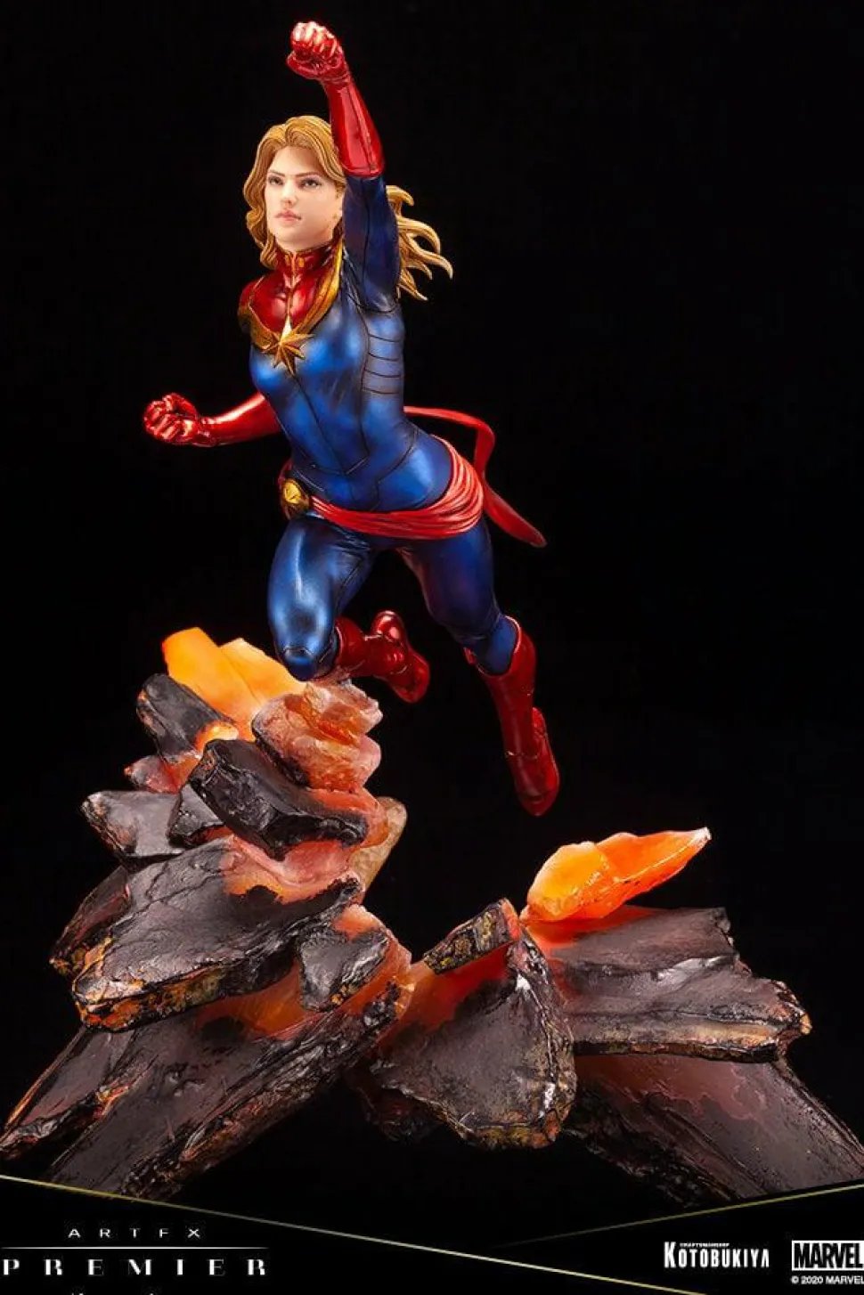 Marvel - Captain Marvel 1/10th Scale ArtFX Premier Statue