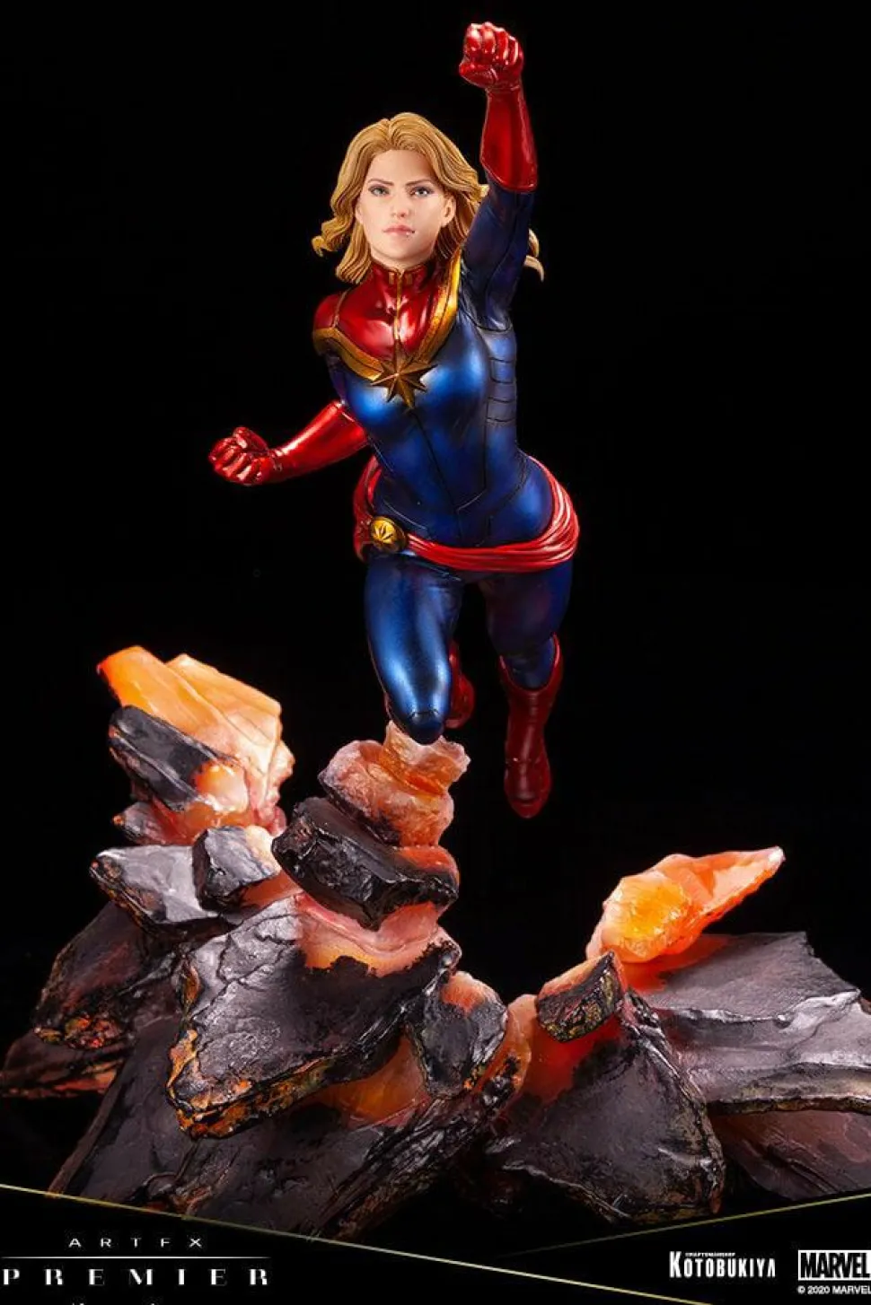 Marvel - Captain Marvel 1/10th Scale ArtFX Premier Statue
