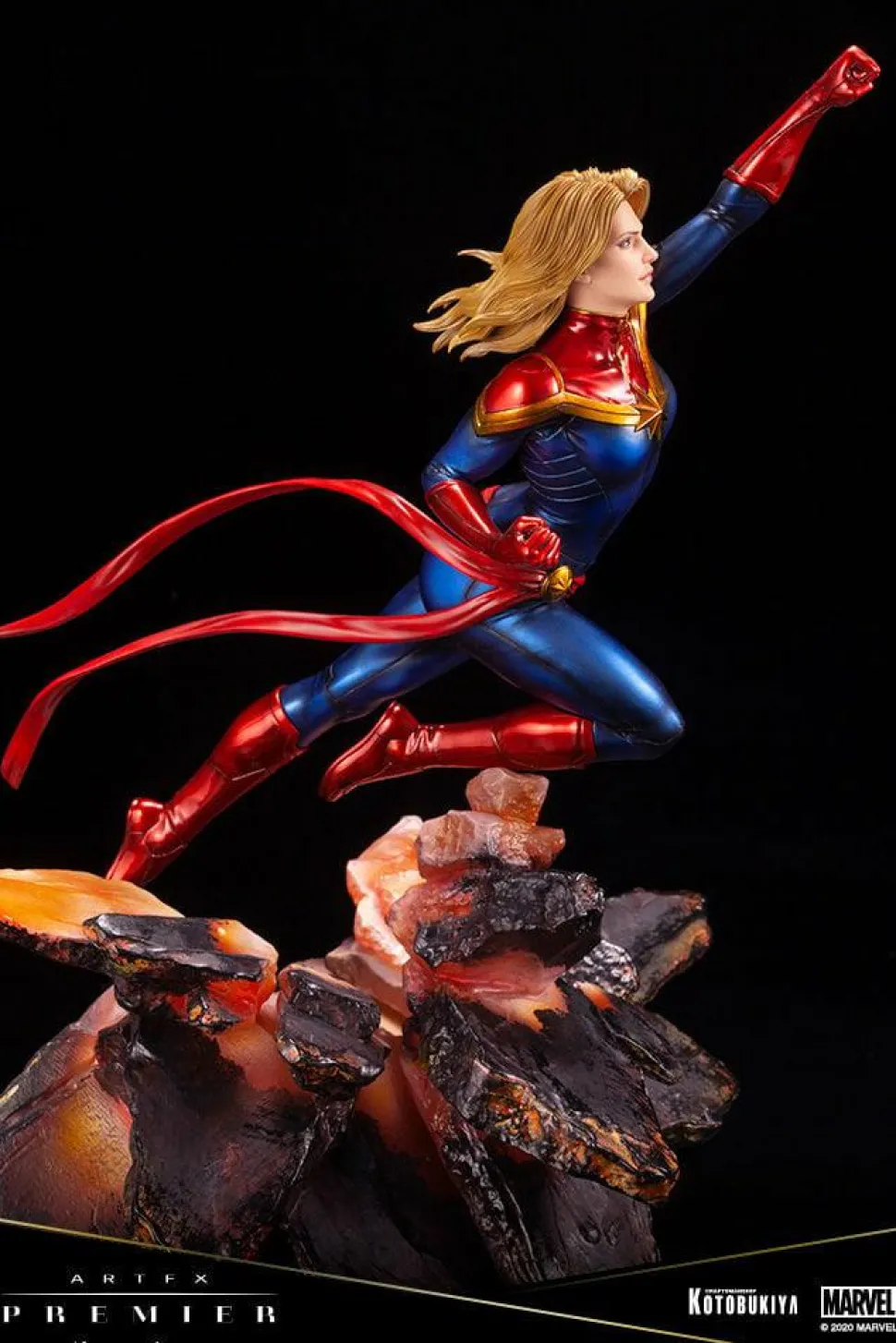 Marvel - Captain Marvel 1/10th Scale ArtFX Premier Statue