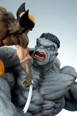 Marvel - Grey Hulk vs. Wolverine 23