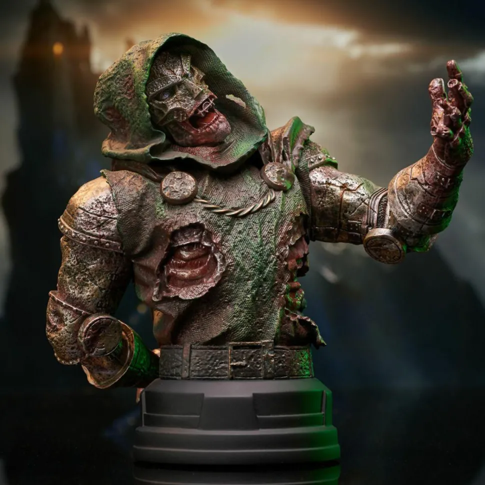 Marvel Zombies - Doctor Doom 1/7th Scale Mini Bust