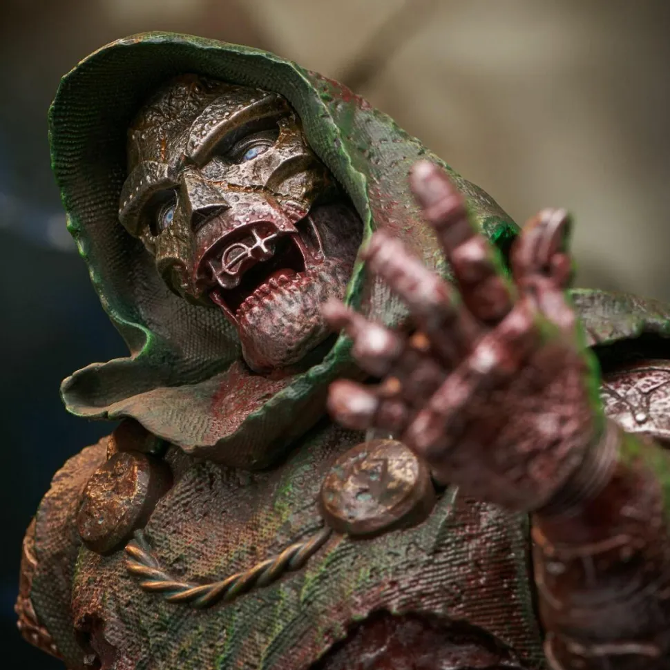 Marvel Zombies - Doctor Doom 1/7th Scale Mini Bust
