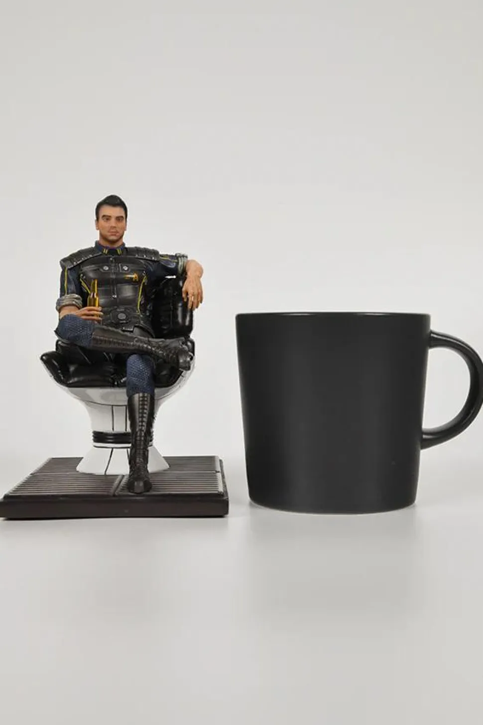 Mass Effect - Kaidan Alenko 5" Statue